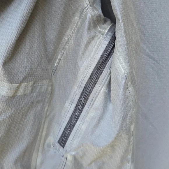 Patagonia black hooded windbreaker XS - Picture 10 of 13